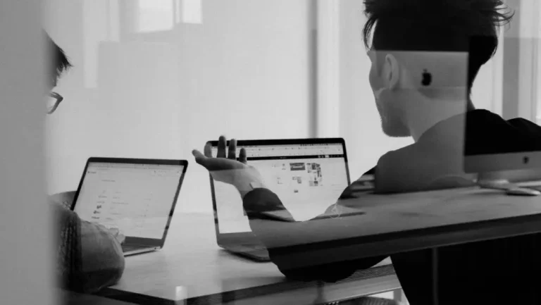 Jak probíhá první schůzka s finančním poradcem?